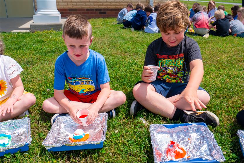 Students make volcanoes